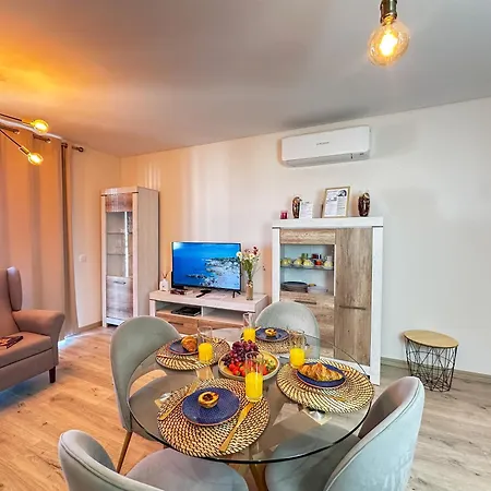 Stay Home Apto A 2 Min Da Praia Com Piscina El7E * Portimão